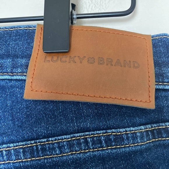 Lucky Brand Sweet Mid Rise Crop Jeans Frayed
Dark Wash Denim Size 31 - Picture 8 of 12